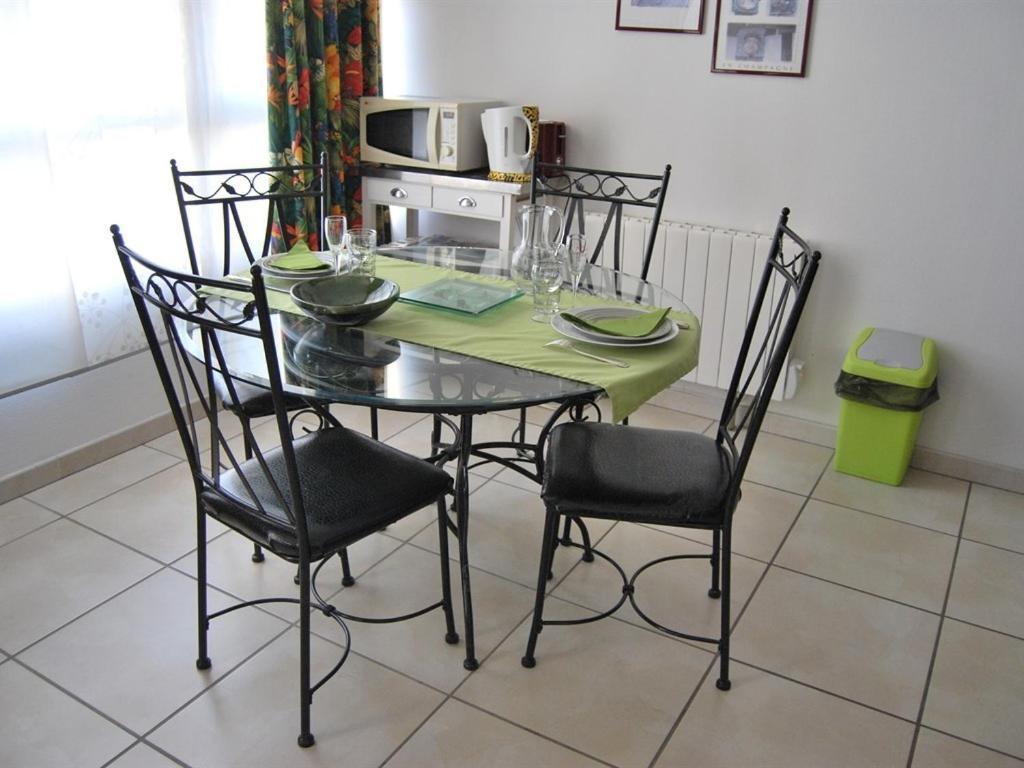 Gite La Tour Boileau Troyes Exterior foto