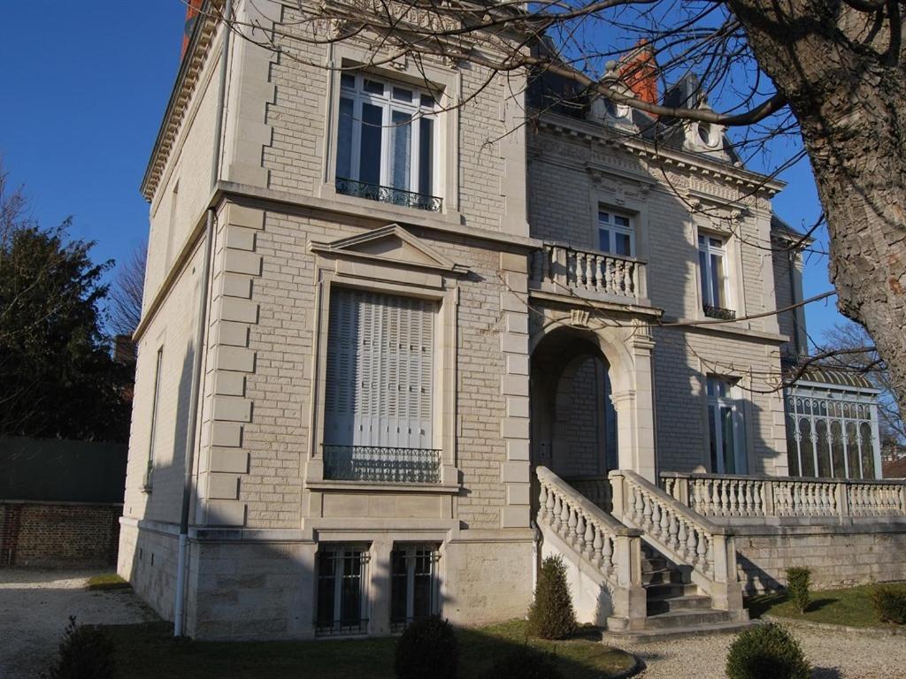 Gite La Tour Boileau Troyes Exterior foto