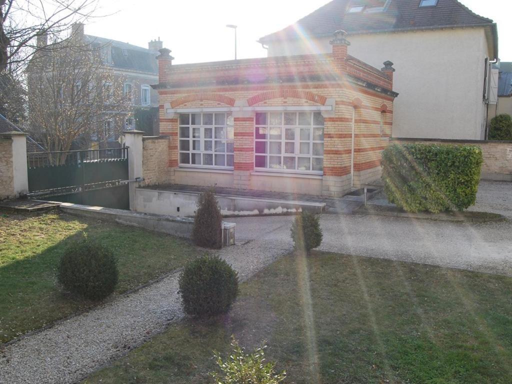 Gite La Tour Boileau Troyes Exterior foto