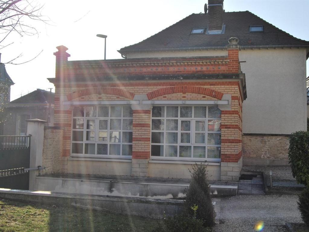 Gite La Tour Boileau Troyes Exterior foto